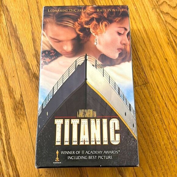The Titanic Movie- Two VHS cassette Set - Picture 1 of 5